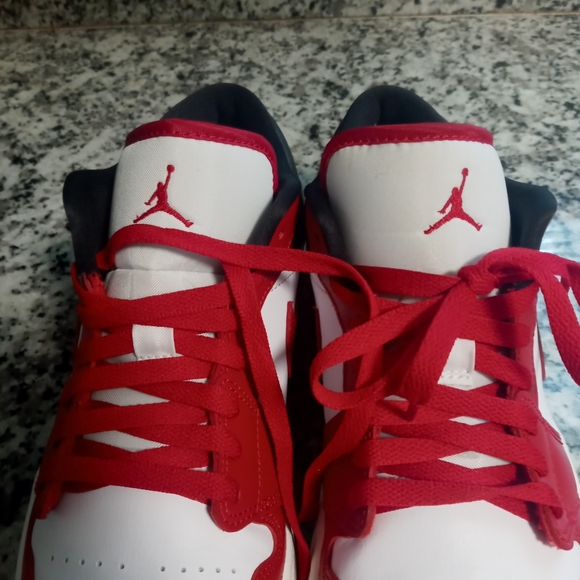Womens Air Jordan 1 Low Red and White Sneakers Size 11 (Like New) - Picture 3 of 10